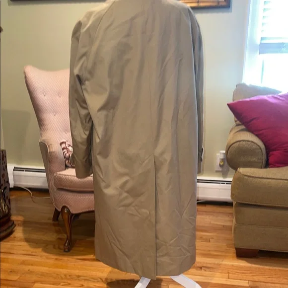 Burberry Tan Trench Coat for Men - Picture 2 of 9